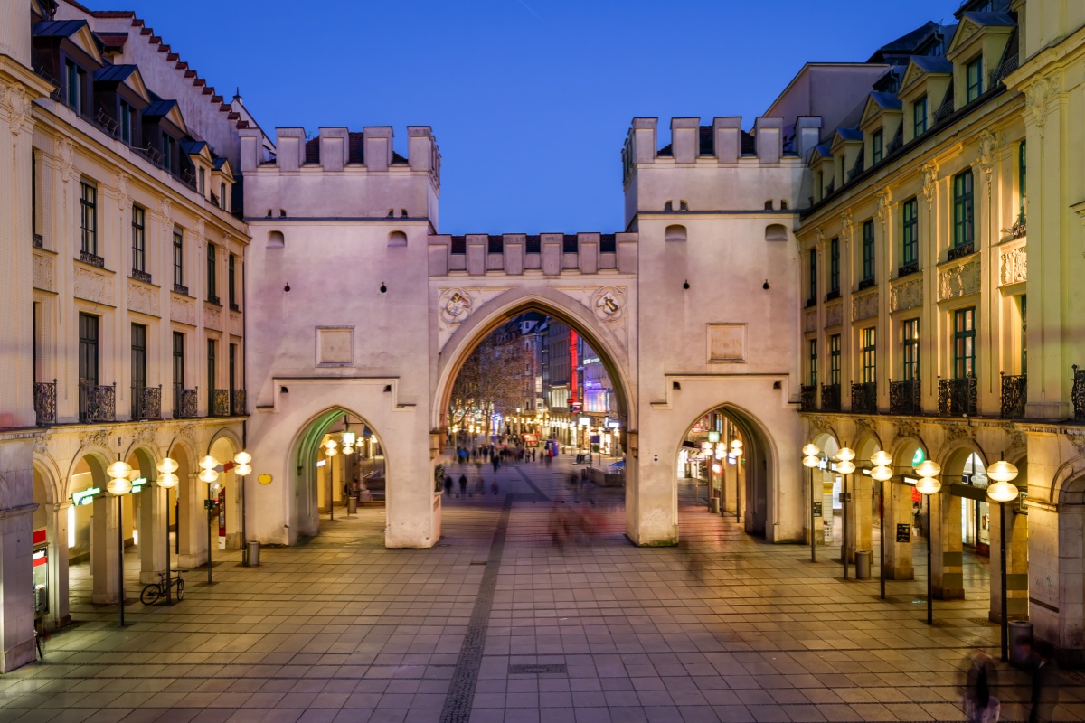 La puerta de Karlstor y la plaza Karlsplatz, Múnich